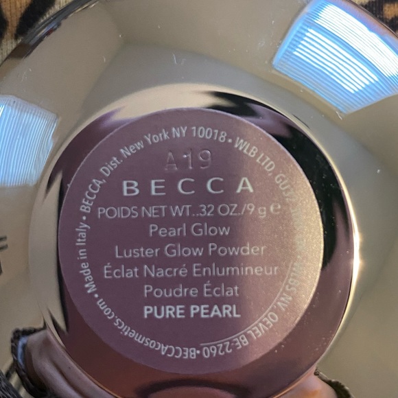 BECCA COSMETICS PEARL GLOW LUSTER GLOW POWDER - PURE PEARL BNIB! LIMITED EDITION - Picture 2 of 4